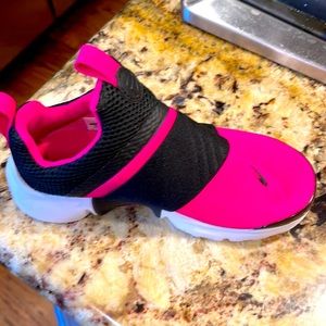 New child’s size 2yr Nike